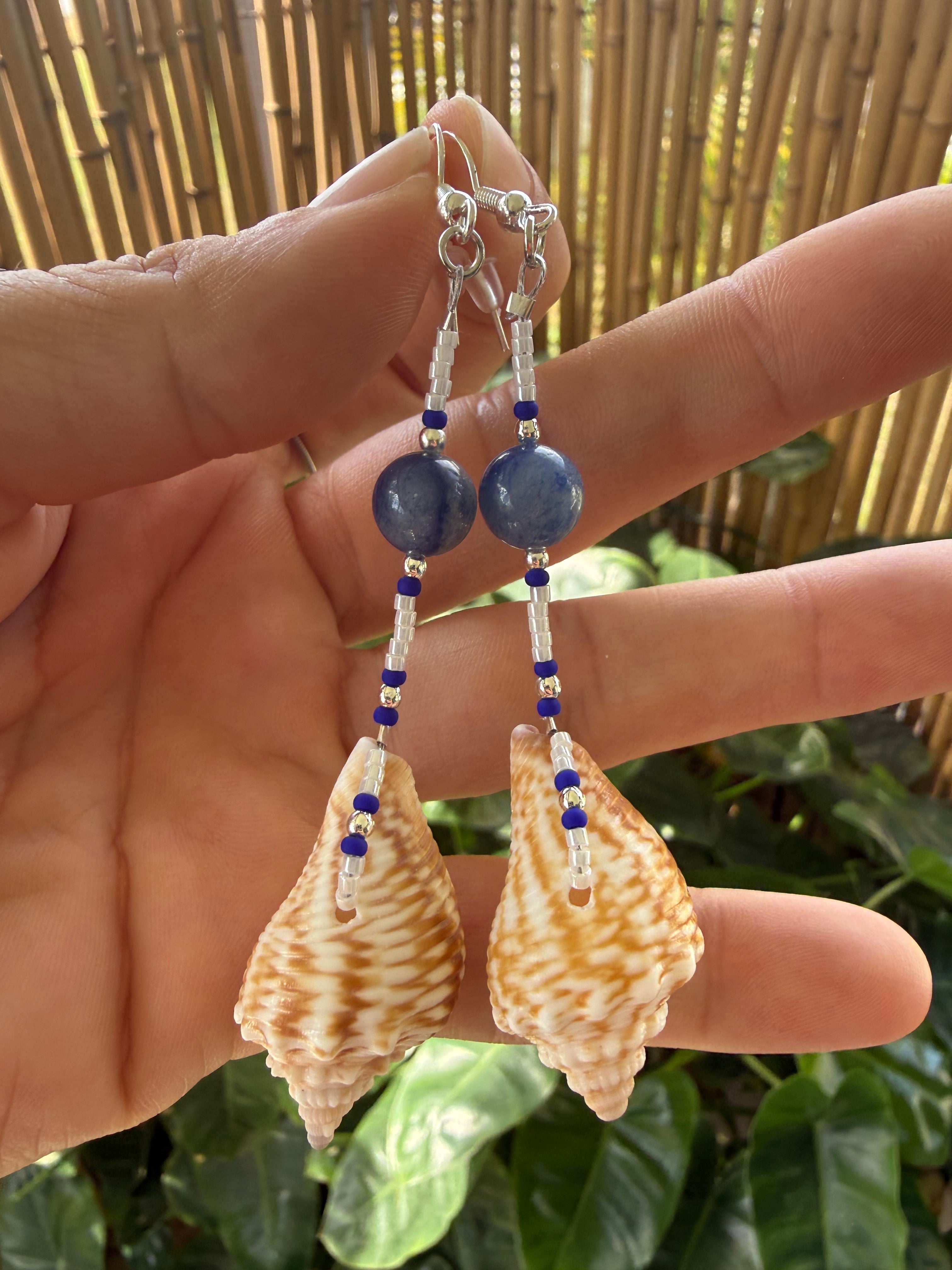 Florida Fighting Conch with blue and silver beads