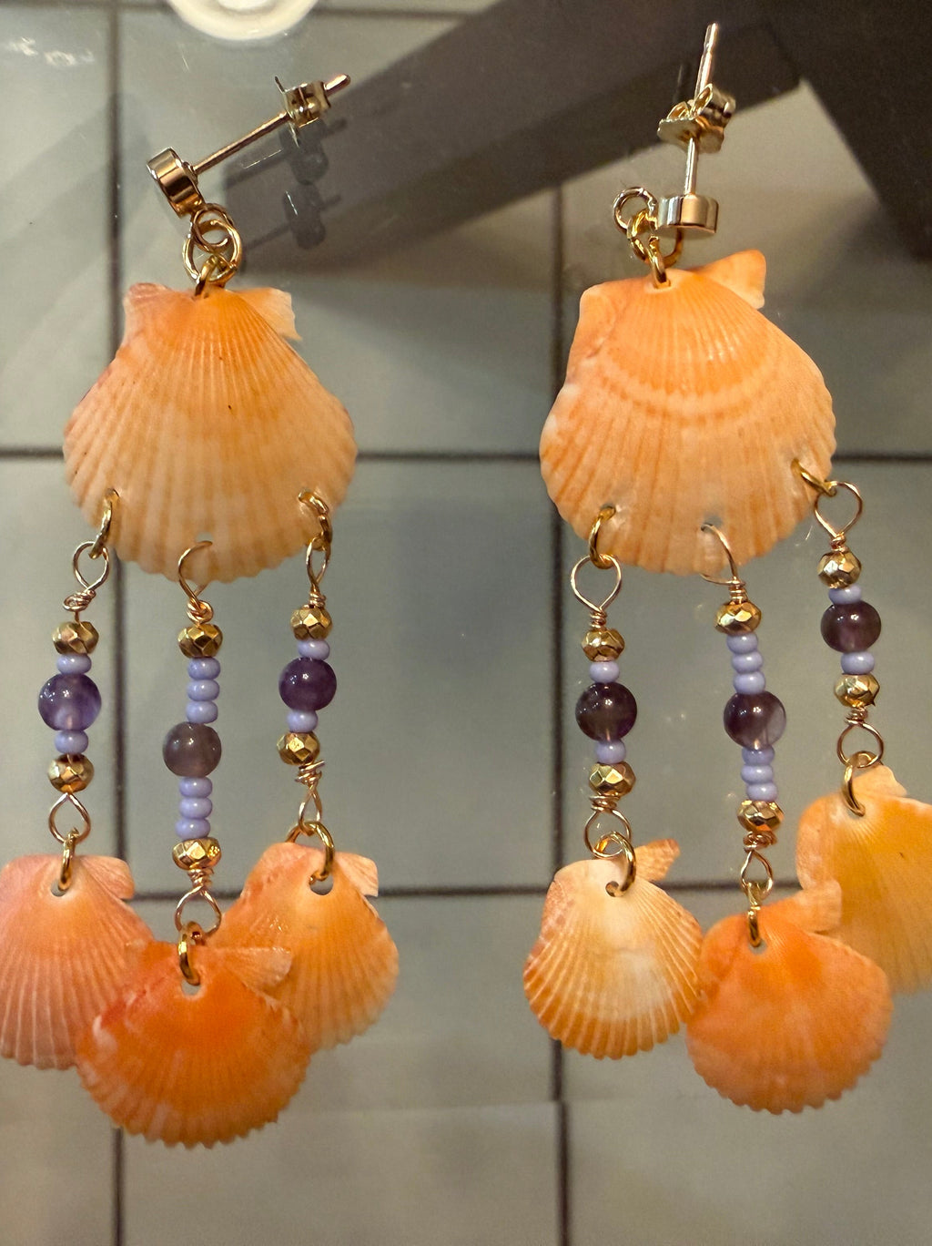 Peachy Scallop chandelier earrings