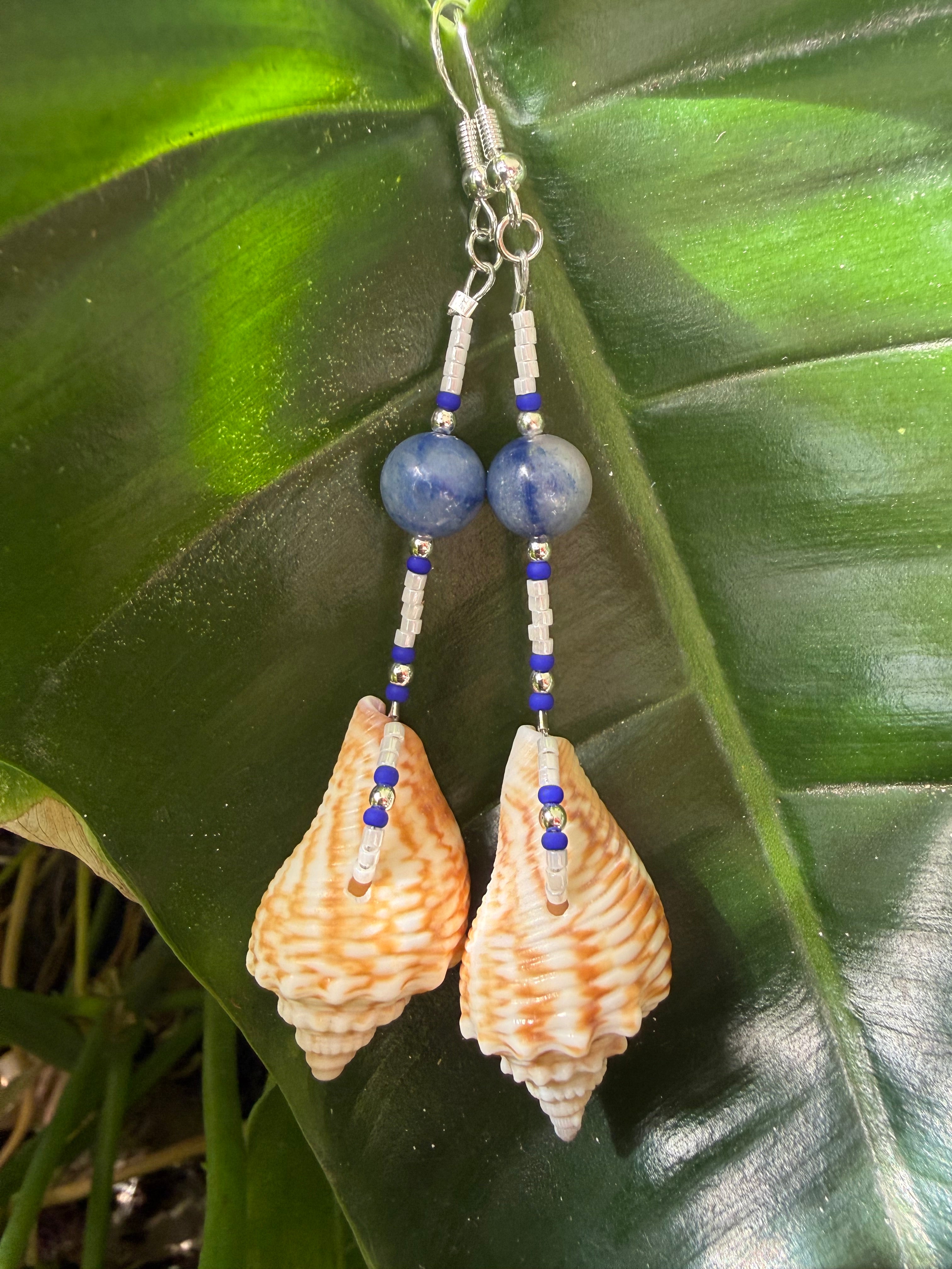 Florida Fighting Conch with blue and silver beads