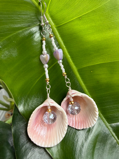 Cockle shell earrings with hearts and crystal beads